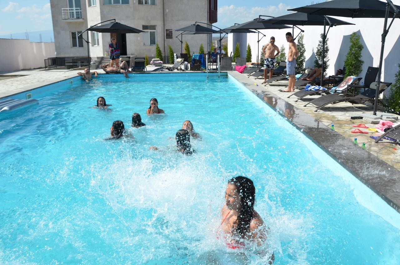 Ossanna Hotel エレバン エクステリア 写真